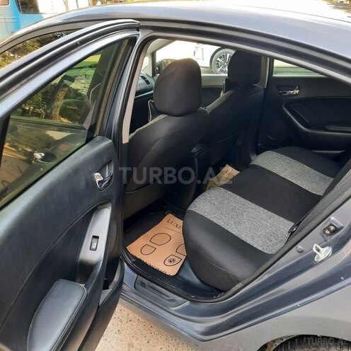 Kia Forte-13