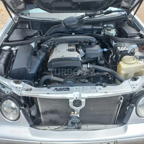 Mercedes E 230-9