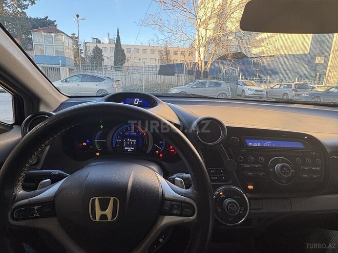 Honda Insight-3