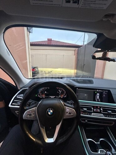 BMW X7-9