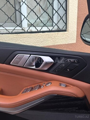 BMW X7-8