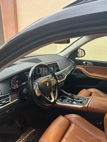 BMW X7-7