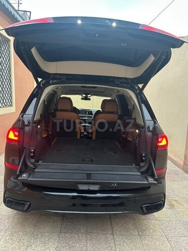 BMW X7-13