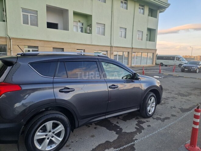 Toyota RAV4-4