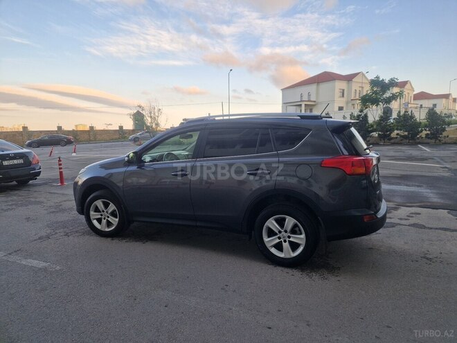 Toyota RAV4-6
