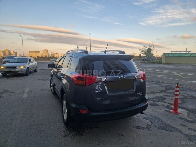 Toyota RAV4-7