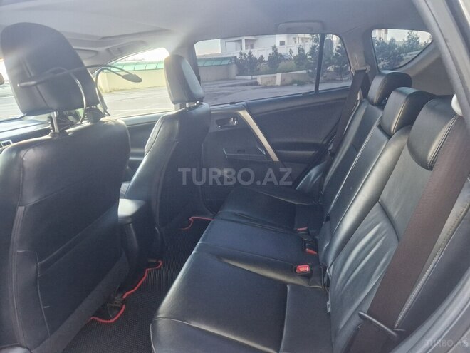 Toyota RAV4-8