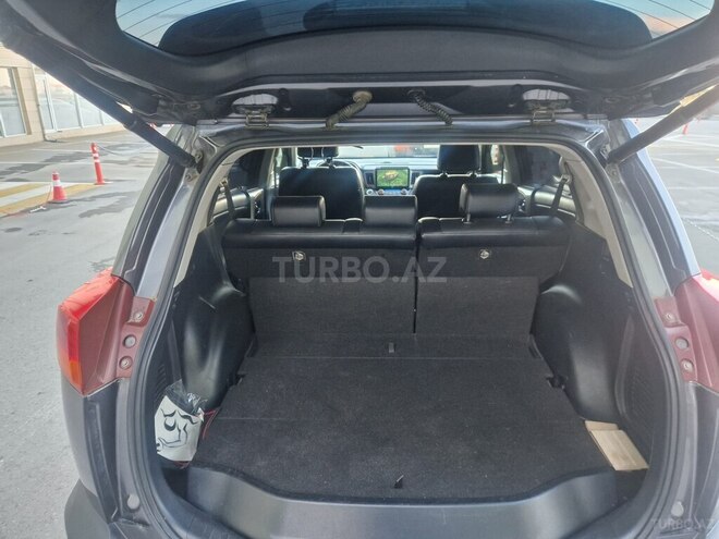 Toyota RAV4-12