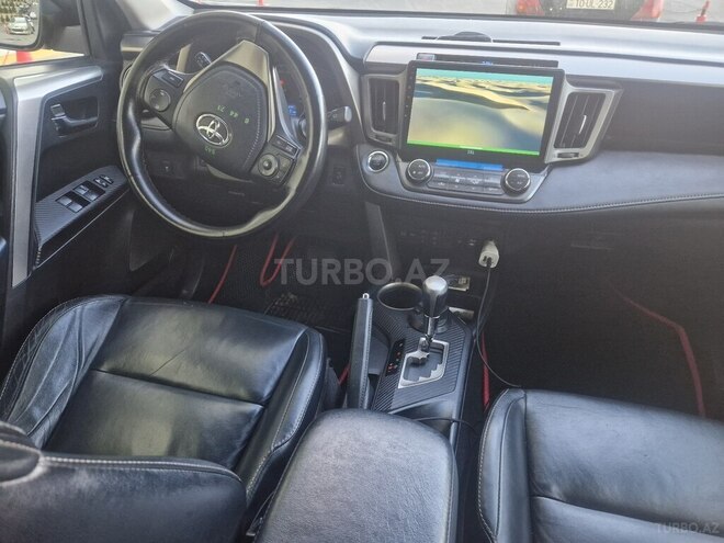 Toyota RAV4-11