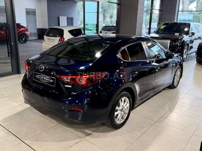 Mazda 3-10