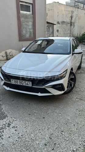 Hyundai Elantra-1