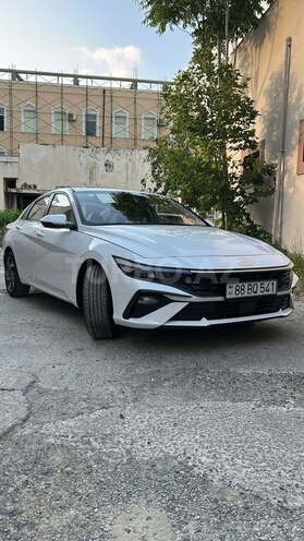 Hyundai Elantra-2