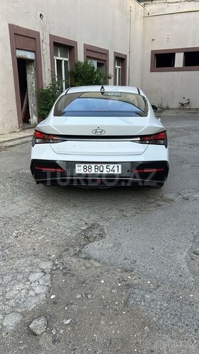 Hyundai Elantra-3