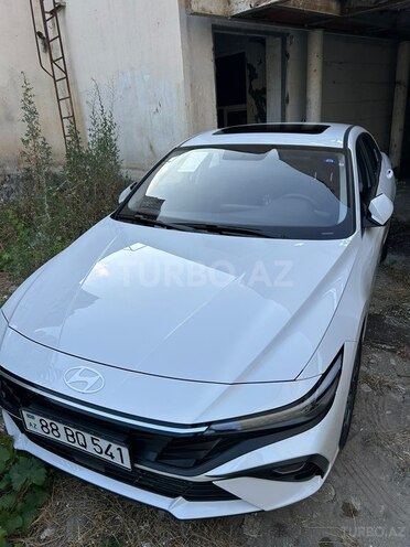 Hyundai Elantra-9