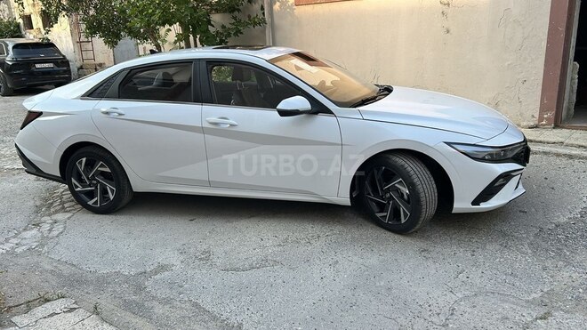 Hyundai Elantra-8