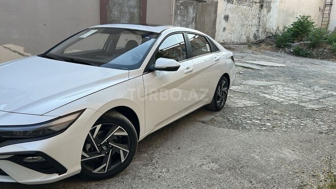 Hyundai Elantra-7