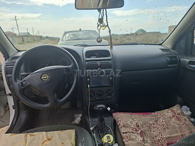 Opel Astra-2