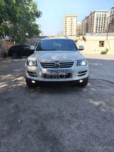 Volkswagen Touareg-1