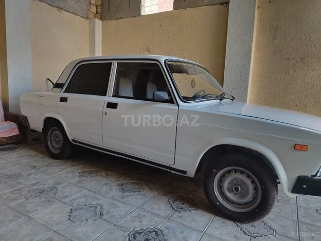 LADA (VAZ) 2107-2