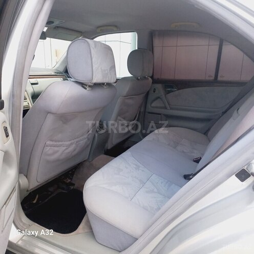 Mercedes E 240-10