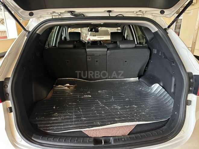 Hyundai Santa Fe-13