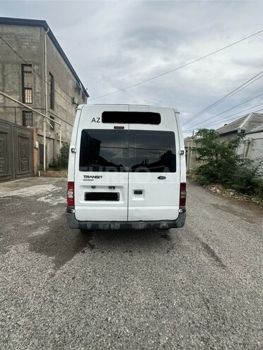 Ford Transit-2
