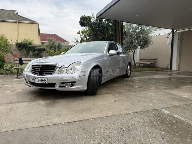 Mercedes E 220-1