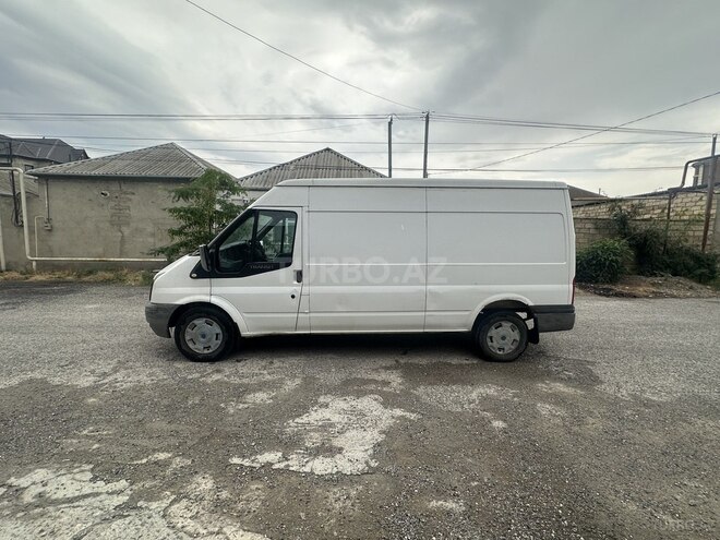 Ford Transit-3