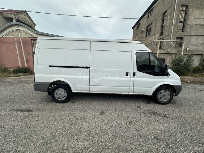 Ford Transit-4
