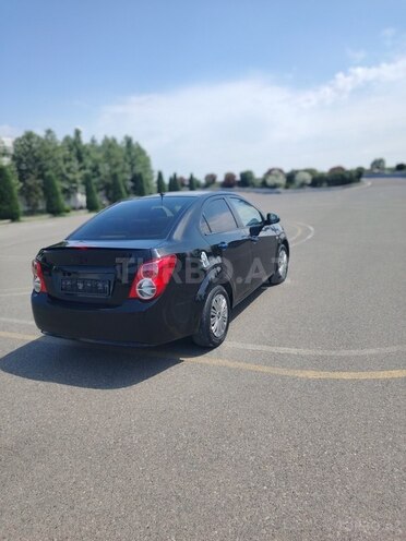 Chevrolet Aveo-12