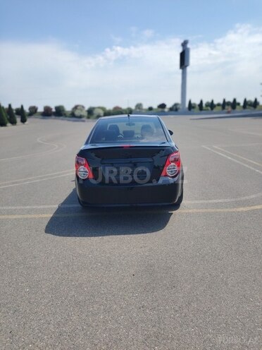 Chevrolet Aveo-13