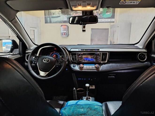 Toyota RAV4-5