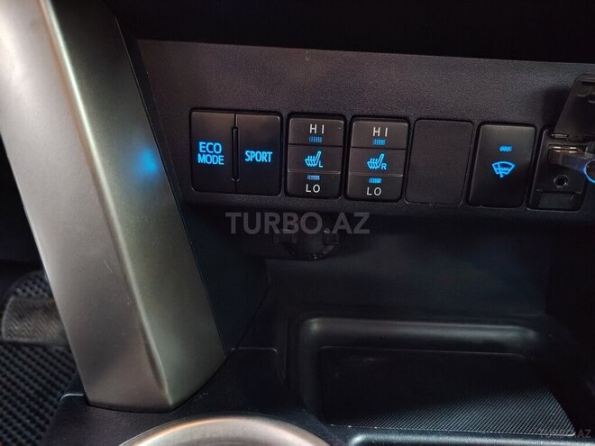 Toyota RAV4-10