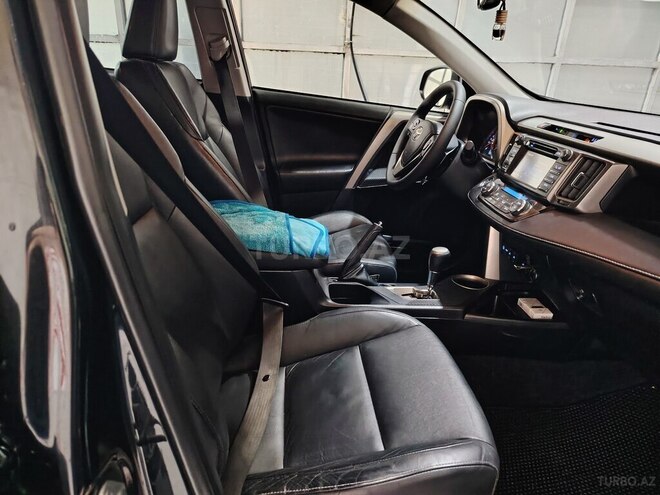 Toyota RAV4-9