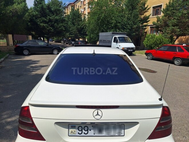 Mercedes E 240-3