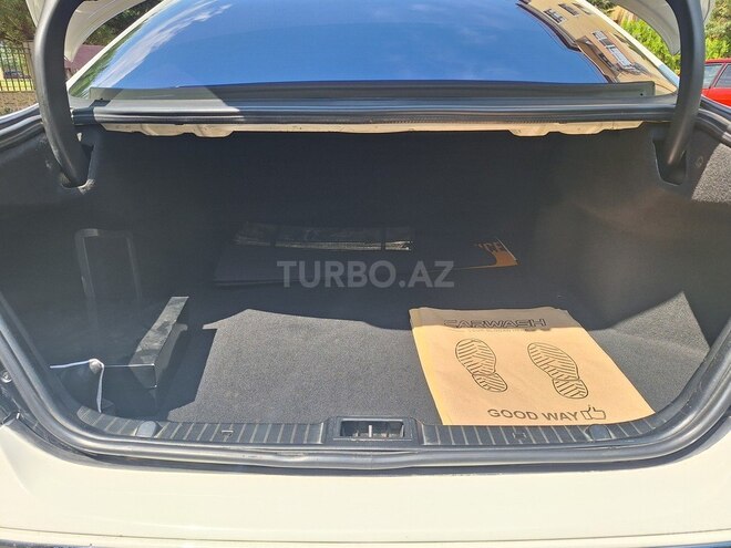 Mercedes E 240-6