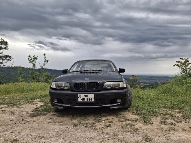 BMW 320-1