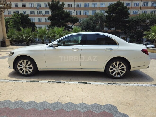 Mercedes E 220 d 4MATIC-4