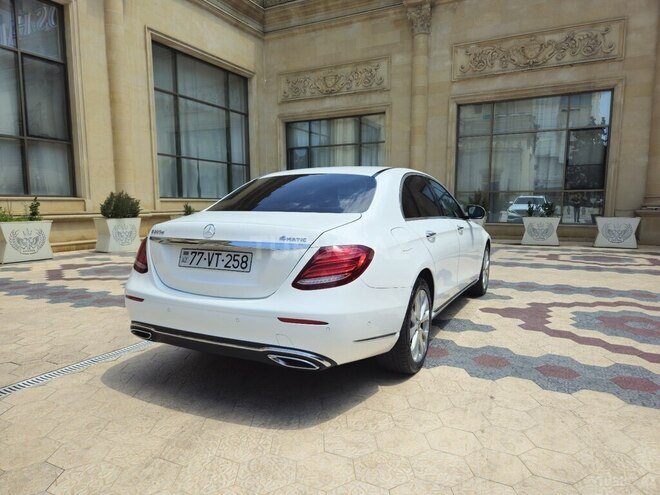 Mercedes E 220 d 4MATIC-7