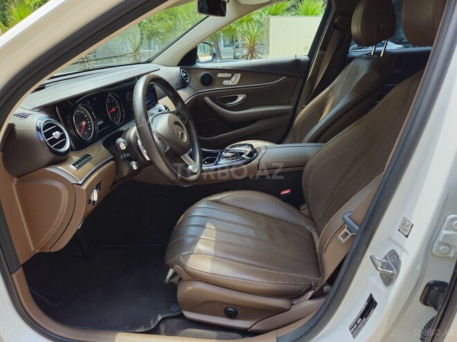 Mercedes E 220 d 4MATIC-12