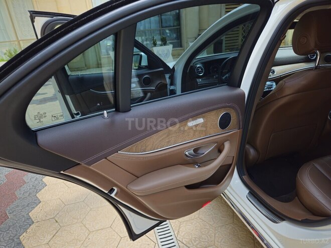Mercedes E 220 d 4MATIC-15