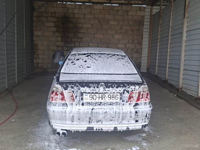 BMW 320-3
