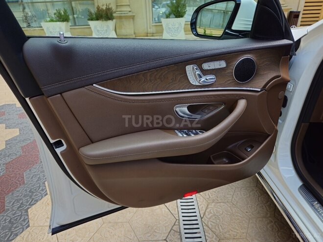 Mercedes E 220 d 4MATIC-11