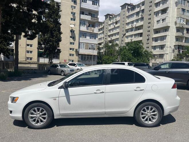 Mitsubishi Lancer-5