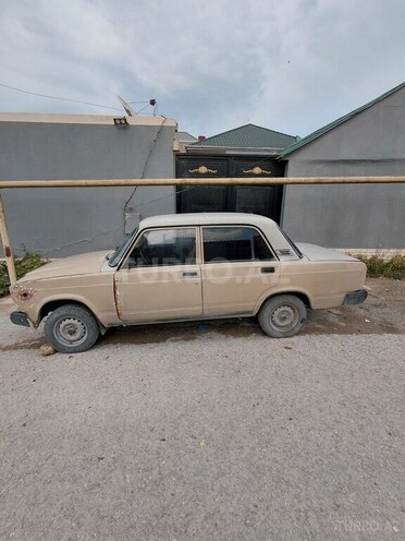 LADA (VAZ) 2107-2