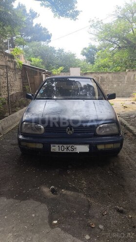 Volkswagen Golf-1