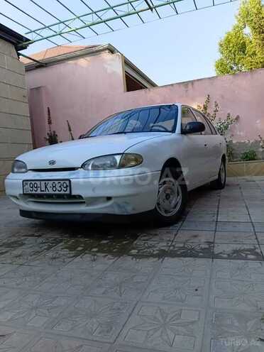 Hyundai Accent-1