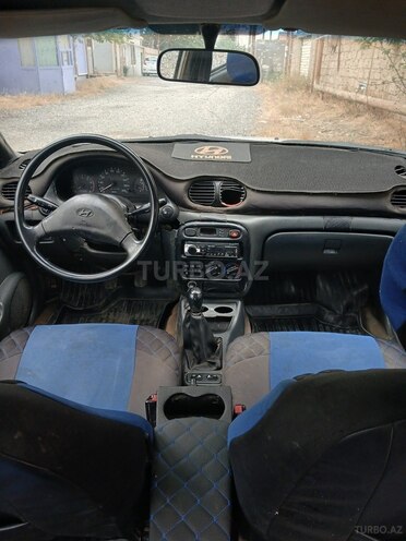 Hyundai Accent-5