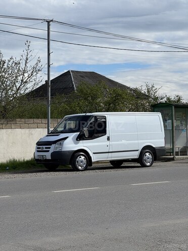 Ford Transit-3