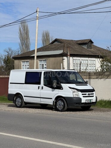 Ford Transit-2